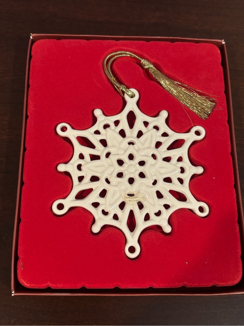 Lenox 2008 Annual Snow Fantasies Snowflake Ornament - Picture 4 of 4